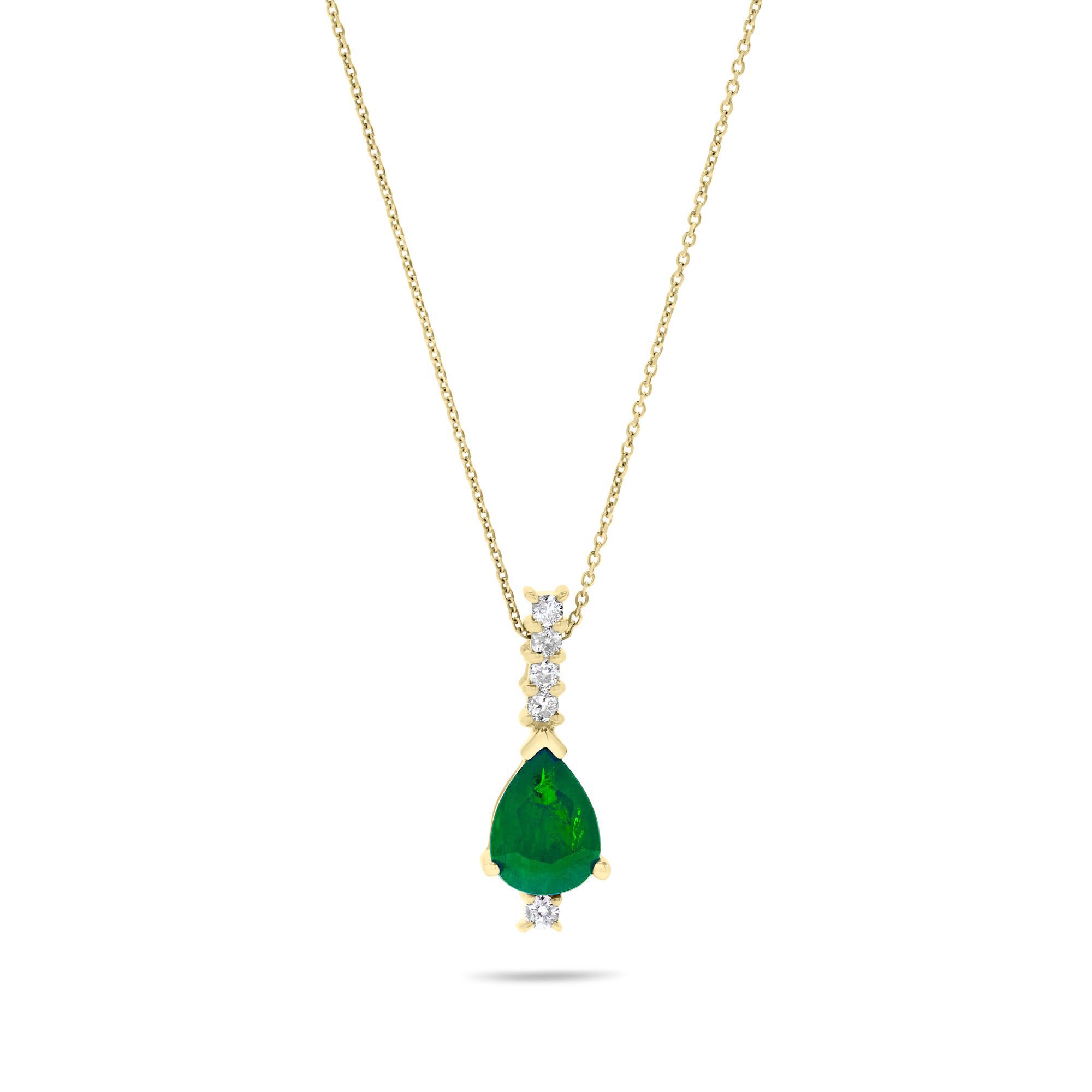 Yellow Gold Pear-Cut Emerald Pendant with Diamonds | Maison Birks